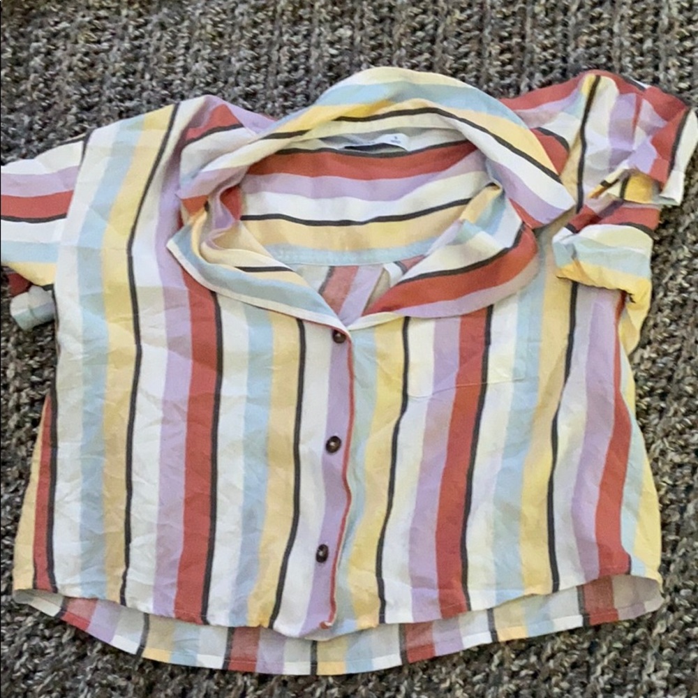Hollister vacation style shirt